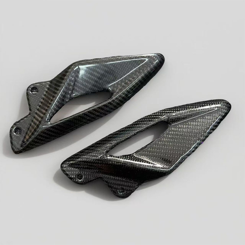 Voor Triumph Street Triple 660 - Crepe Pan Carbon recensie en prijs
